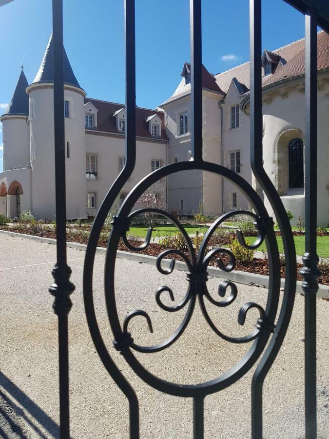 Montluçon Chateau Saint-Jean, Relais & Chateaux מראה חיצוני תמונה